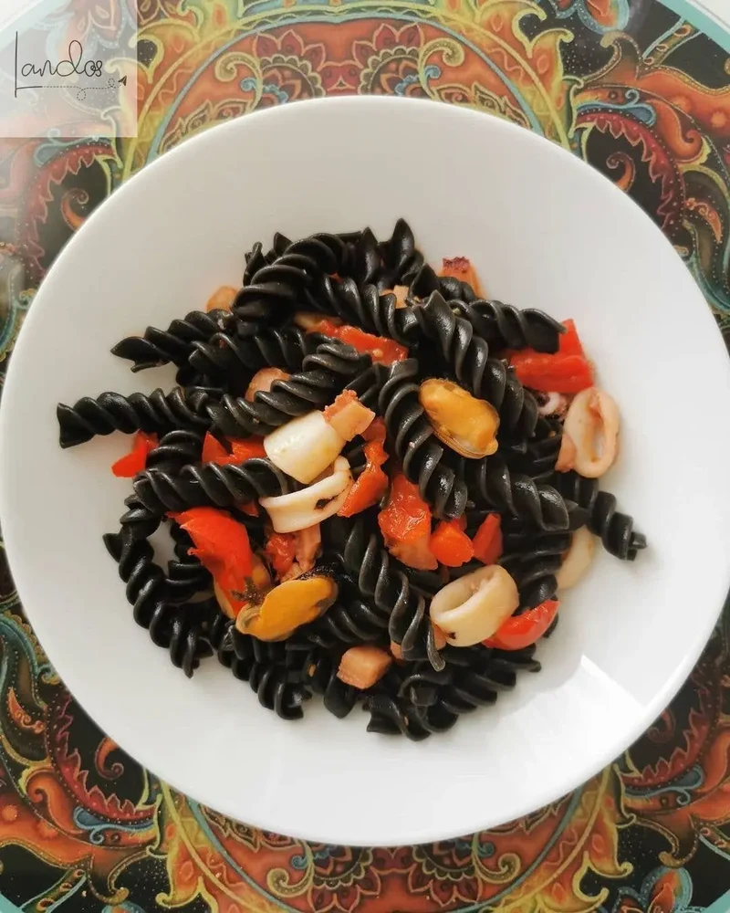 Italienische handgemachte Fusilli-Nudeln mit Sepia-Tinte g.500