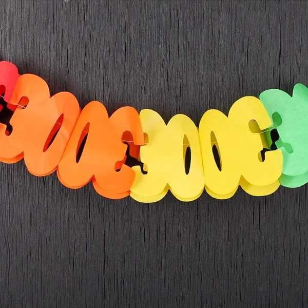 Bunte Papiergirlande zum 30. Geburtstag