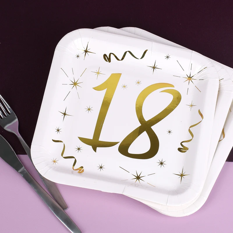 Quadratische Pappteller mit Gold-Metallic zum 18. Geburtstag