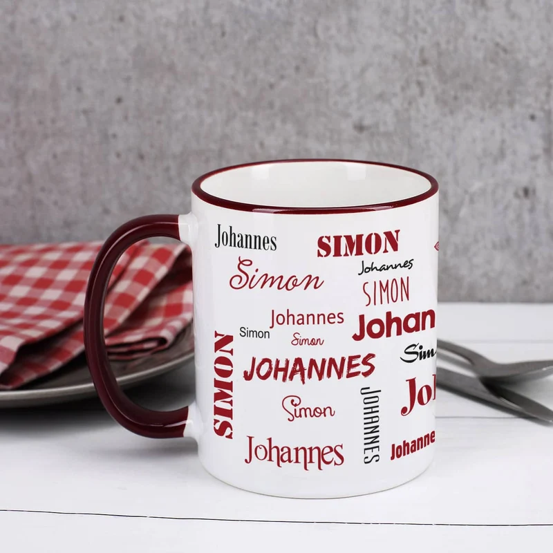 Tasse mit zwei Namen in verschiedenen Schriftarten