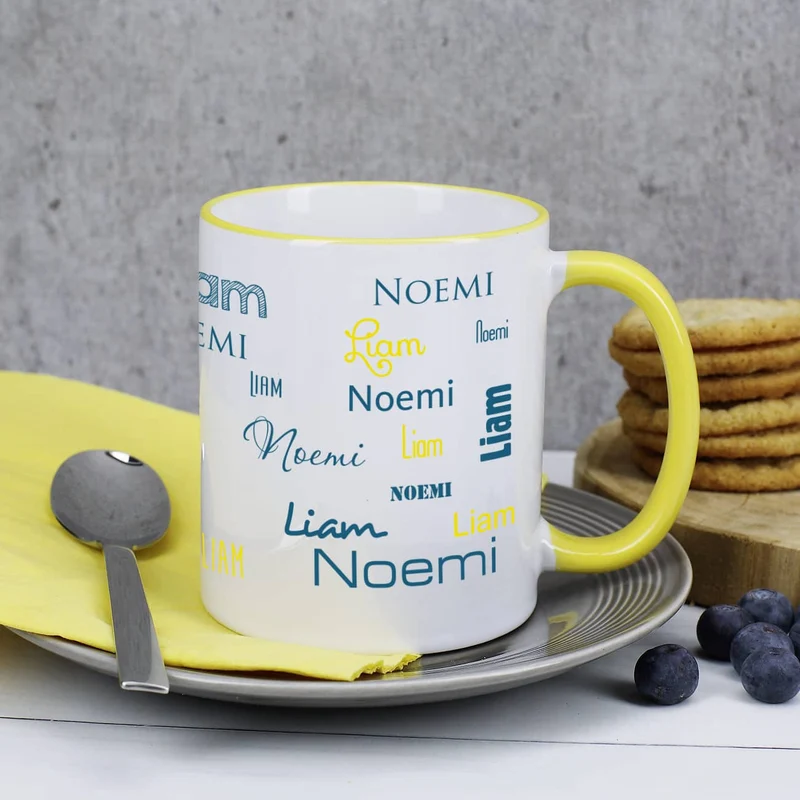 Tasse mit zwei Namen in verschiedenen Schriftarten