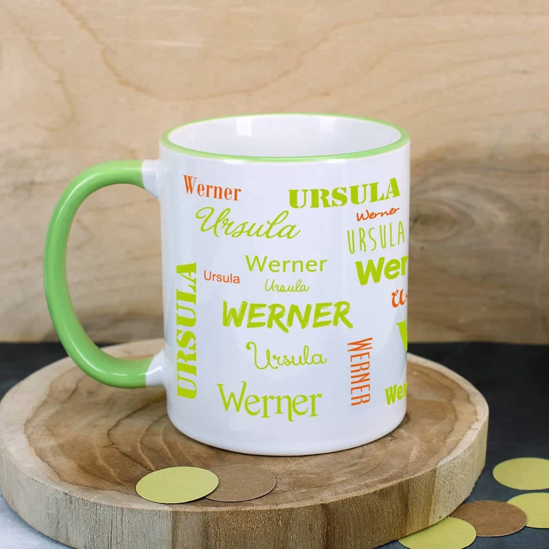 Tasse mit zwei Namen in verschiedenen Schriftarten