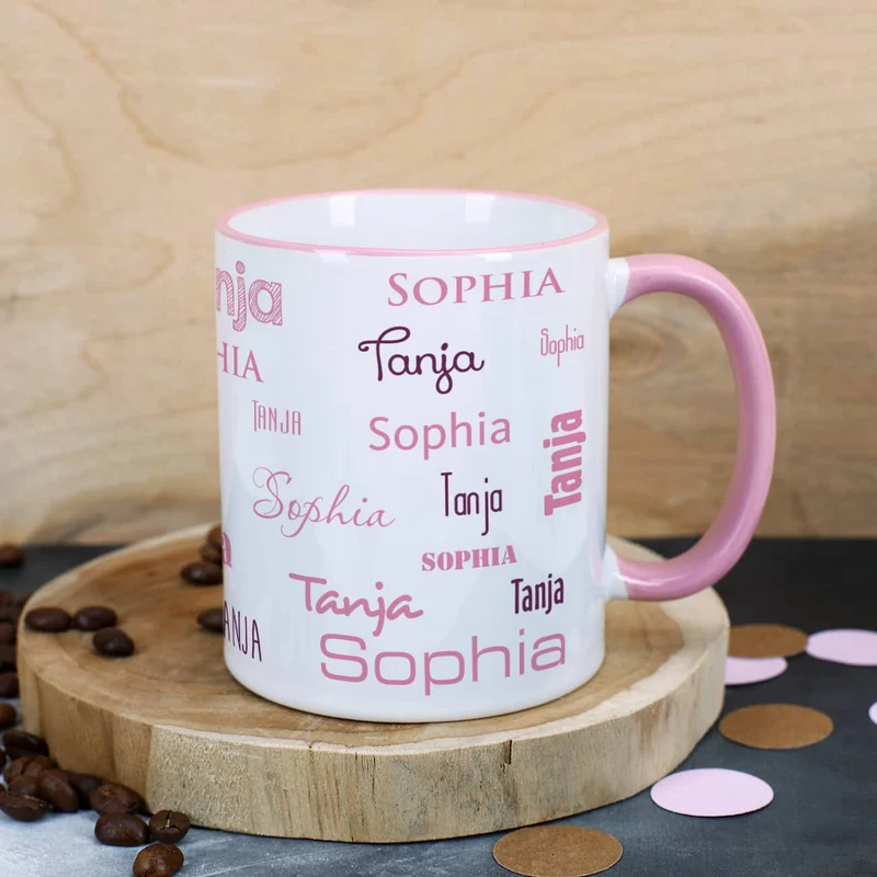 Tasse mit zwei Namen in verschiedenen Schriftarten