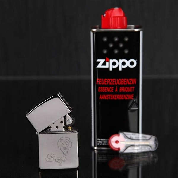 Original Zippo Feuerzeug mit Monogramm und Sternzeichen