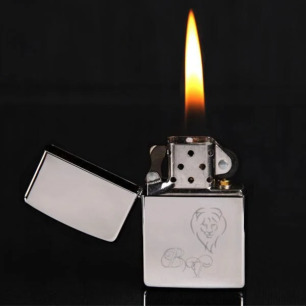 Original Zippo Feuerzeug mit Monogramm und Sternzeichen