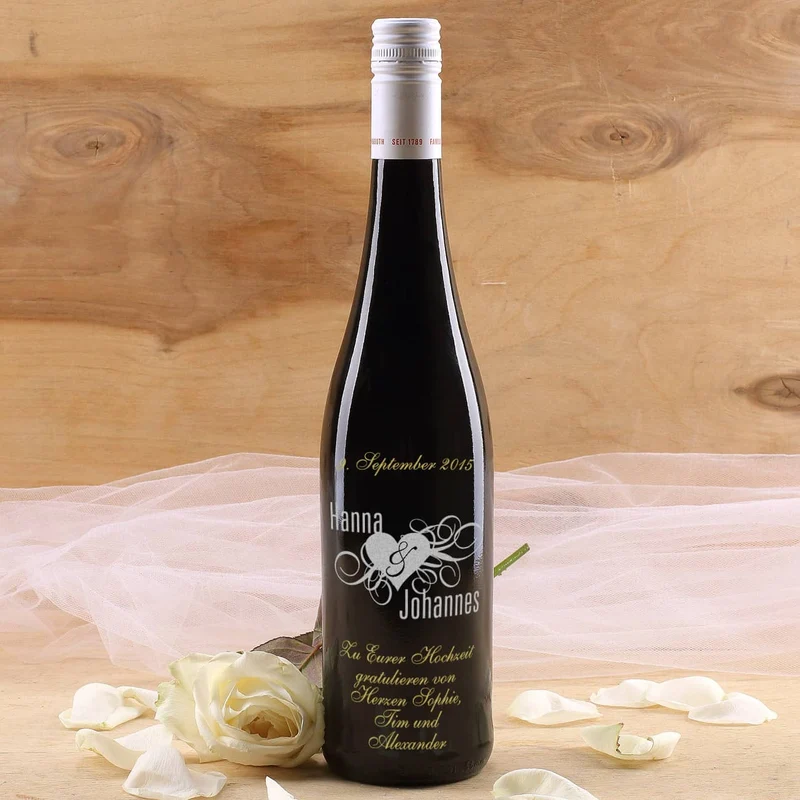 Personalisierte Weinflasche mit Widmung zur Hochzeit