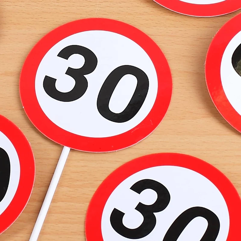 Verkehrsschilder mit 30 in Mini