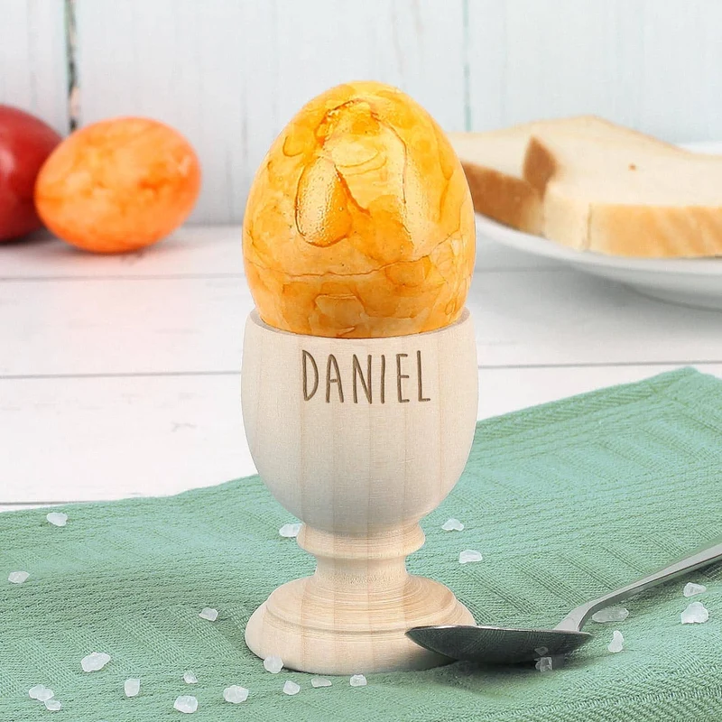 Eierbecher aus Holz mit Name