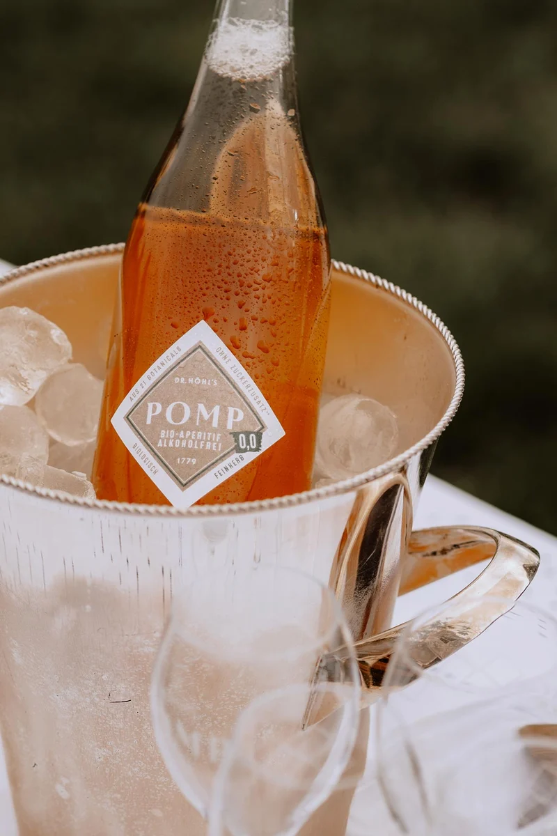 Gourmet Weihnachts­geschenk Set Blanc alkoholfrei mit Gläsern „Frohe Weihnachten“