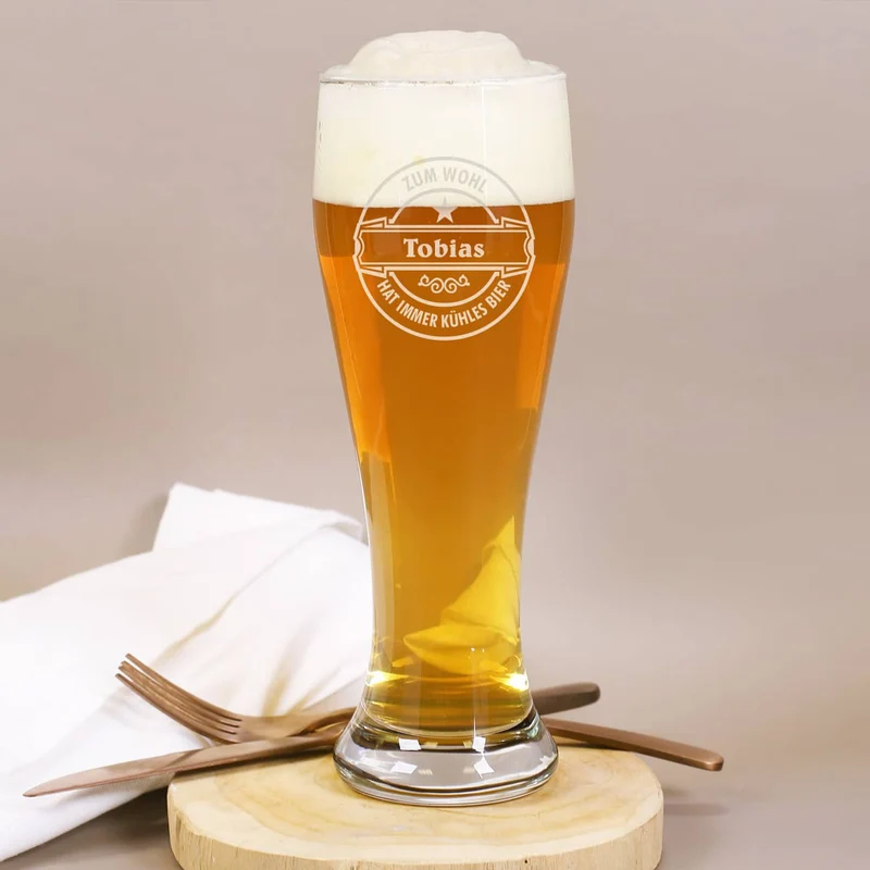 graviertes Weizenbierglas Zum Wohl mit Wunschname