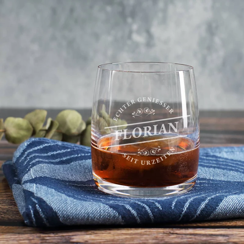 graviertes Whiskeyglas Echter Geniesser mit Name von Bohemia Cristal