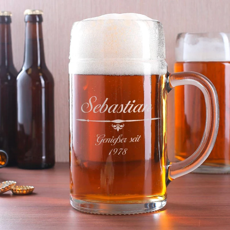 gravierter 1 Liter Maßkrug mit Name und Geburtsjahr