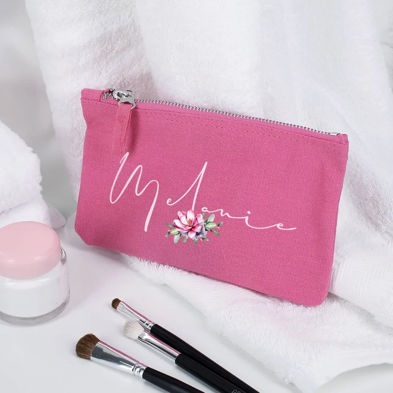 Beautycase mit Magnolienblüte und Name