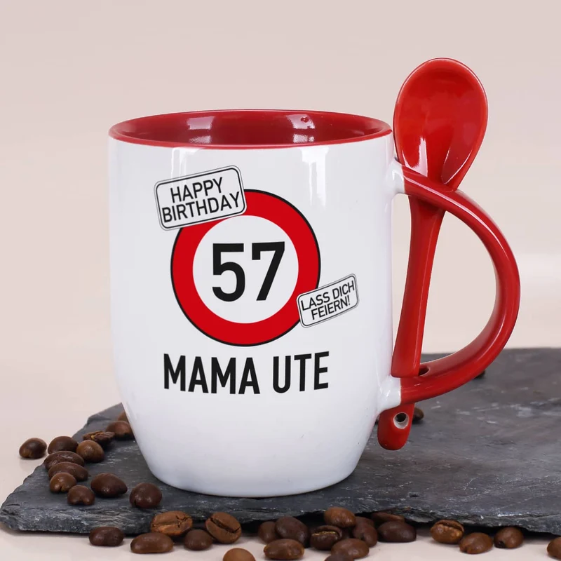 Rote Löffeltasse mit Verkehrszeichenmotiv als Geburtstagsgeschenk