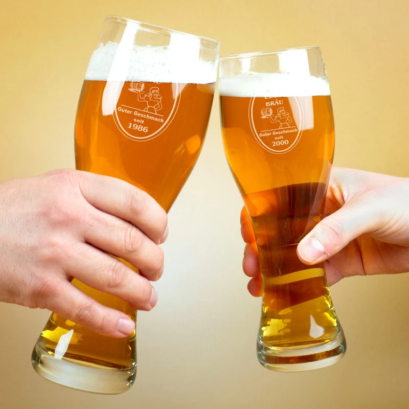Personalisiertes Weizenbierglas von Leonardo mit Wunschname und Wunschjahr in zwei Größen