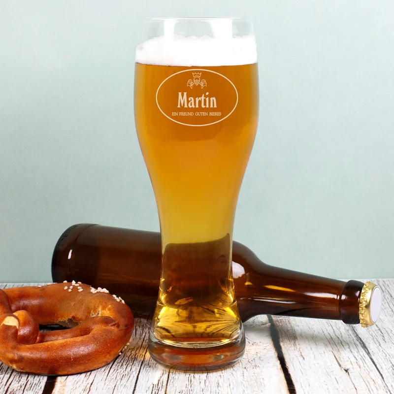 Weizenbierglas mit Wunschname - Ein Freund guten Bieres - 2 Größen wählbar