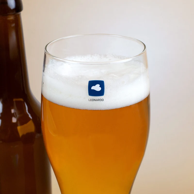 Weizenbierglas von Leonardo mit Wunschnamen - Zum Wohl - 2 Größen wählbar