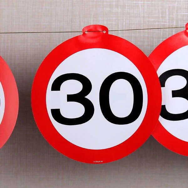 Wimpelkette Verkehrsschild 30