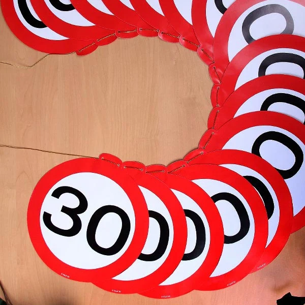 Wimpelkette Verkehrsschild 30