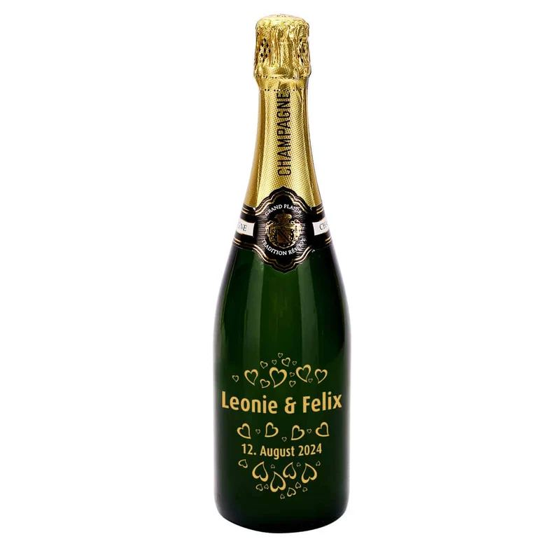 Champagner zur Hochzeit graviert mit Herzen, Namen & Datum