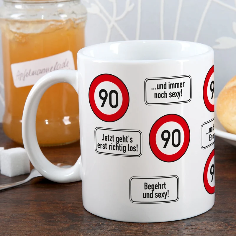 große Kaffeetasse zum 90. Geburtstag mit Verkehrszeichen - 90 -