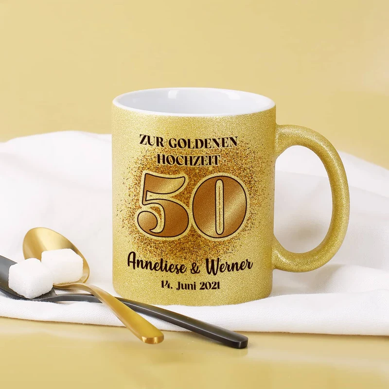 Glitzertasse zur goldenen Hochzeit mit Namen und Datum