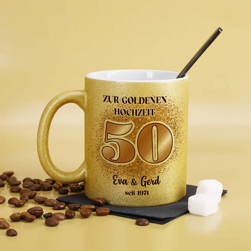 Glitzertasse zur goldenen Hochzeit mit Namen und Datum