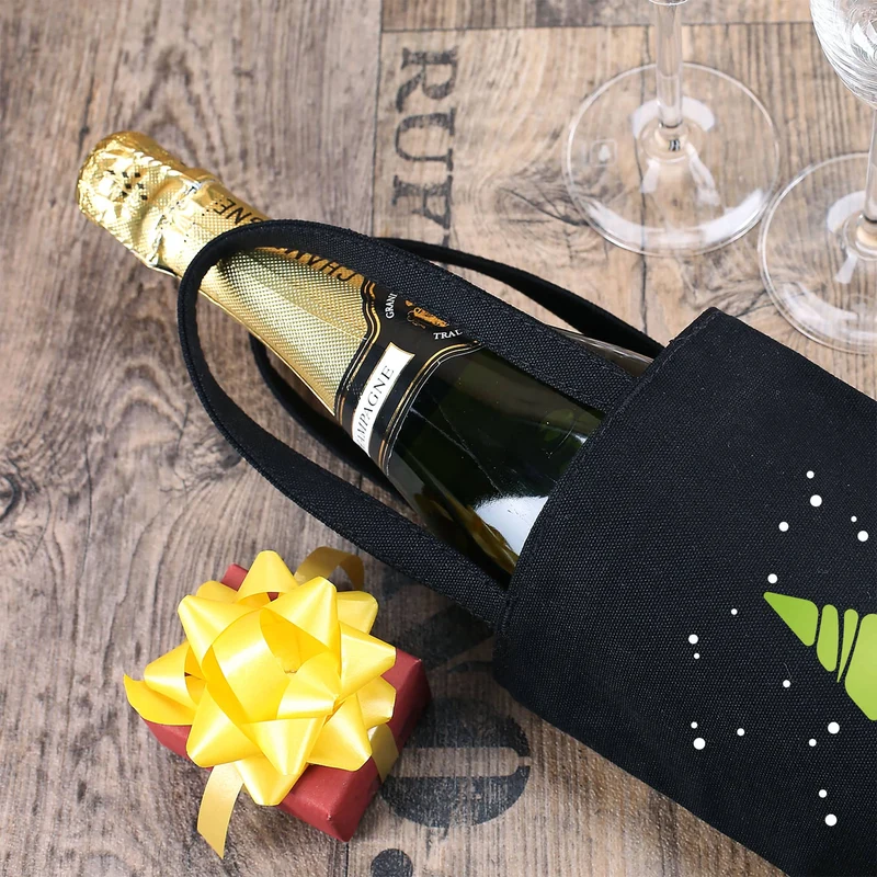 Flaschentasche mit Weihnachtsbaummotiv und Ihrem Wunschnamen bedruckt