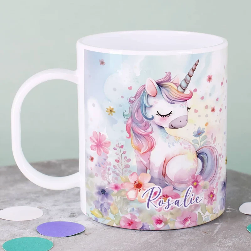 Kunststofftasse mit Einhornmotiv und Wunschname bedruckt