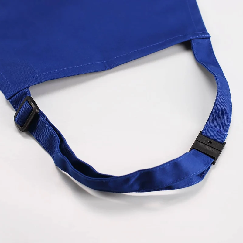 Blaue Werkenschürze für Kinder mit Handwerkermotiv und Namensaufdruck