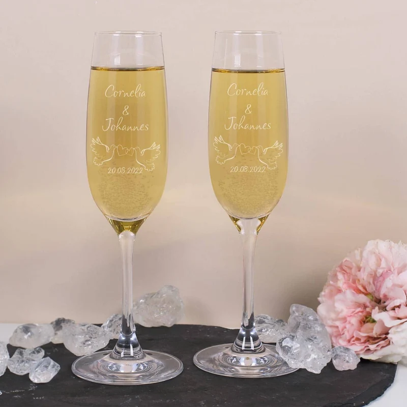 2 gravierte Sektgläser zur Hochzeit mit Wunschnamen