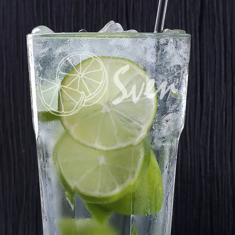 Longdrinkglas mit Limetten und Namensgravur