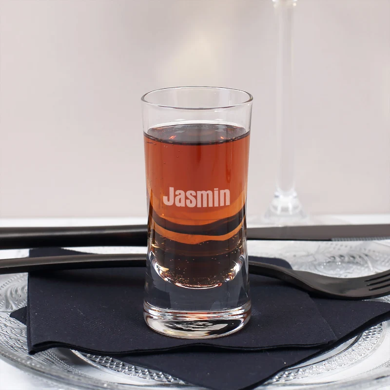 Schlichtes Schnapsglas mit Ihrem Namen