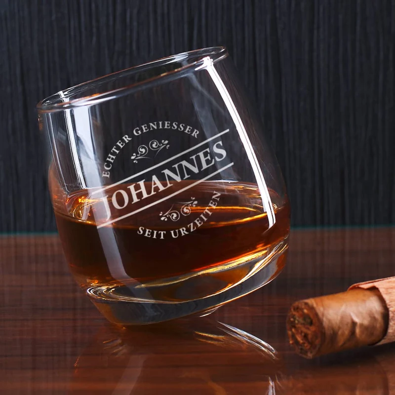 Echt schräges Whiskyglas für echte Geniesser mit Wunschname graviert