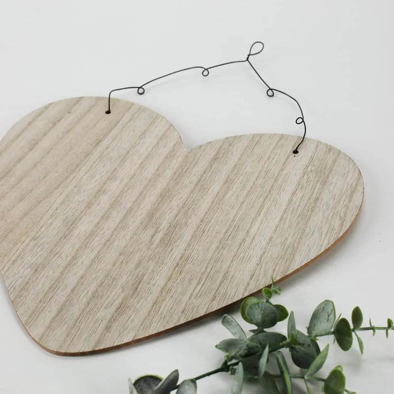 Herz aus Holz zum Aufhängen