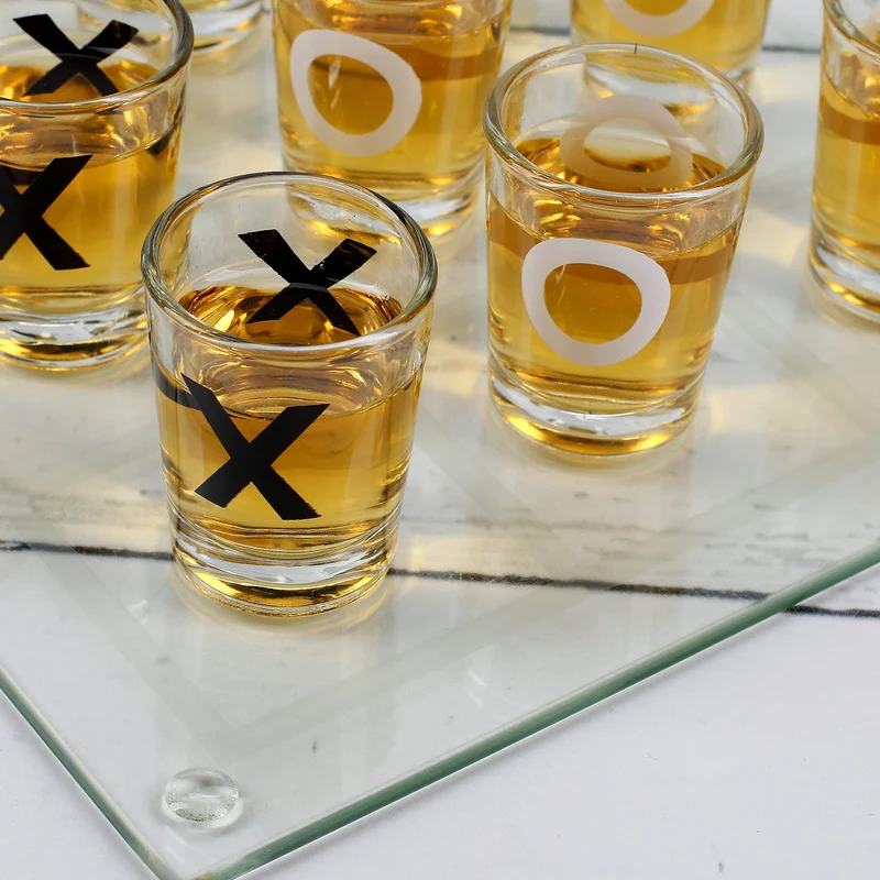Glas-Trinkspiel Tic Tac Toe