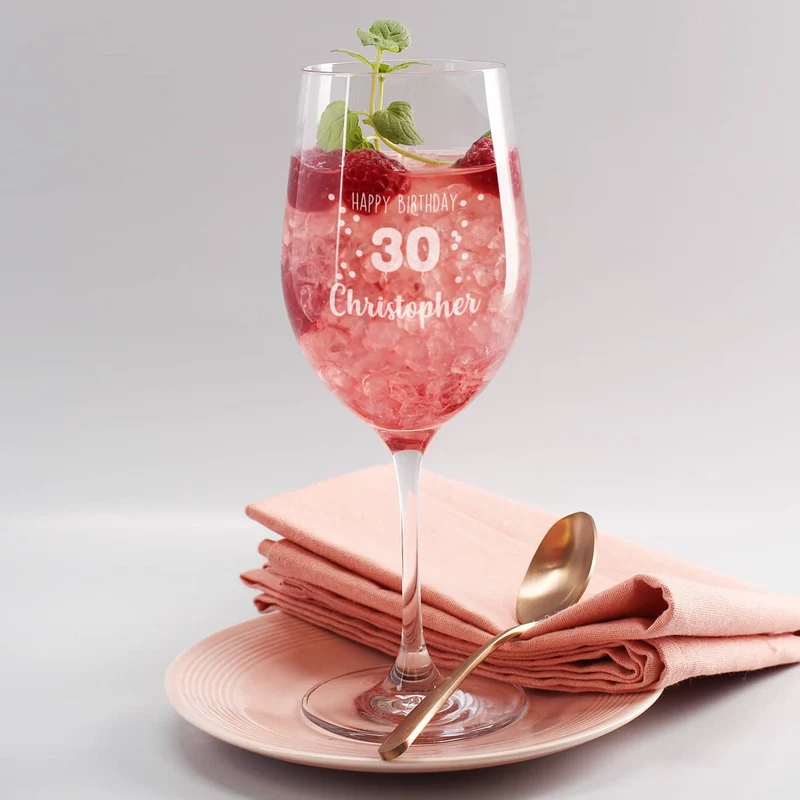 Happy Birthday 30 - graviertes Weinglas mit Name