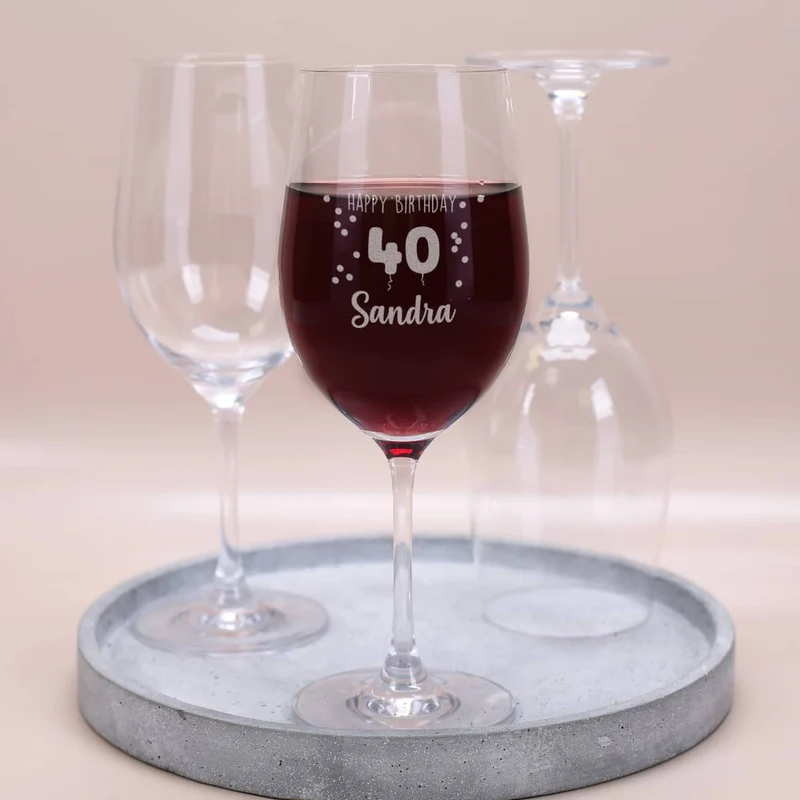 Happy Birthday 40 - Weinglas zum 40. Geburtstag mit Namensgravur