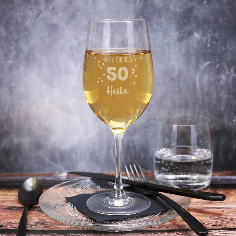 Happy Birthday 50 - graviertes Weinglas zum 50. Geburtstag mit Name