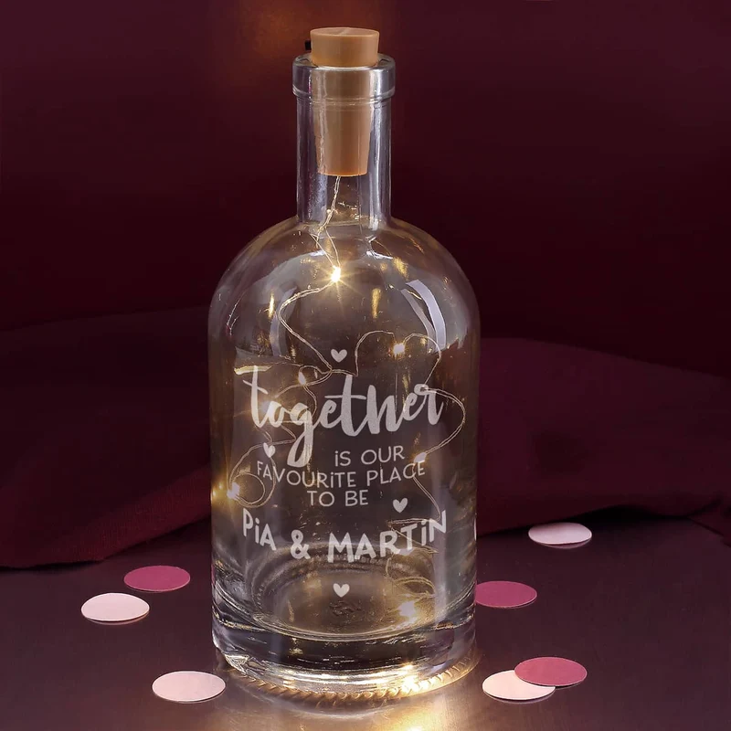 Together... gravierte Geschenkflasche mit Namen des Paares und LED-Flaschenlicht