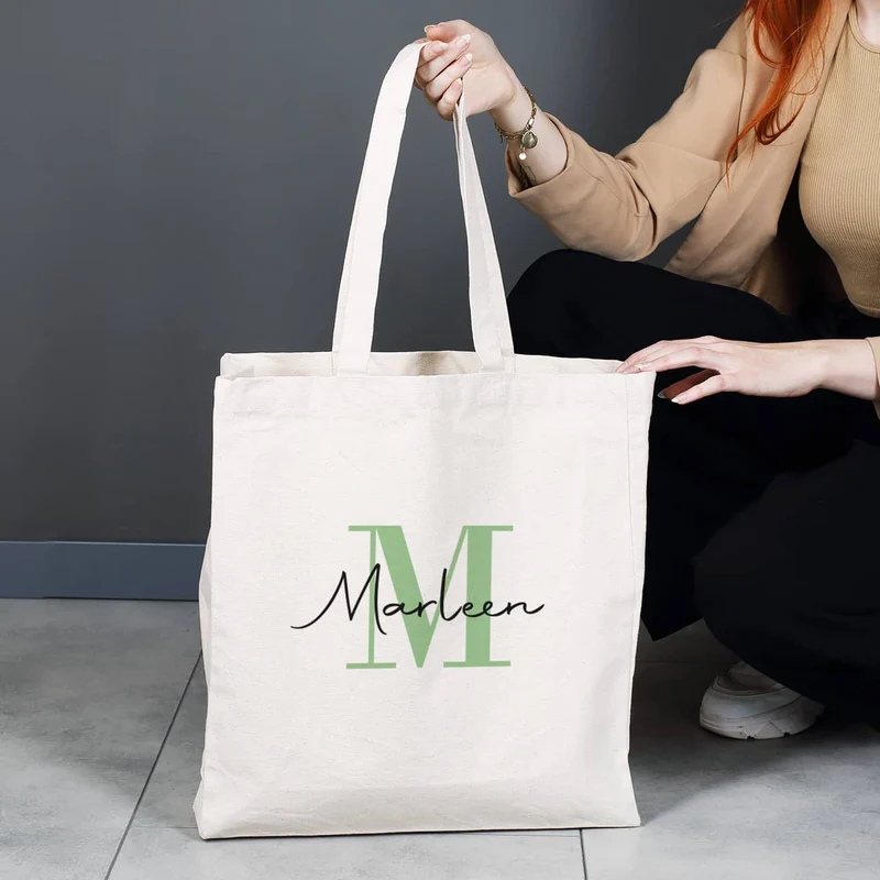 Baumwollshopper mit Initiale und Name in 4 verschiedenen Farben