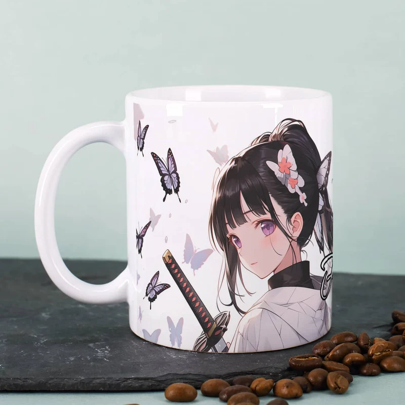 Coole Anime Tasse mit sechs Charakteren und Name