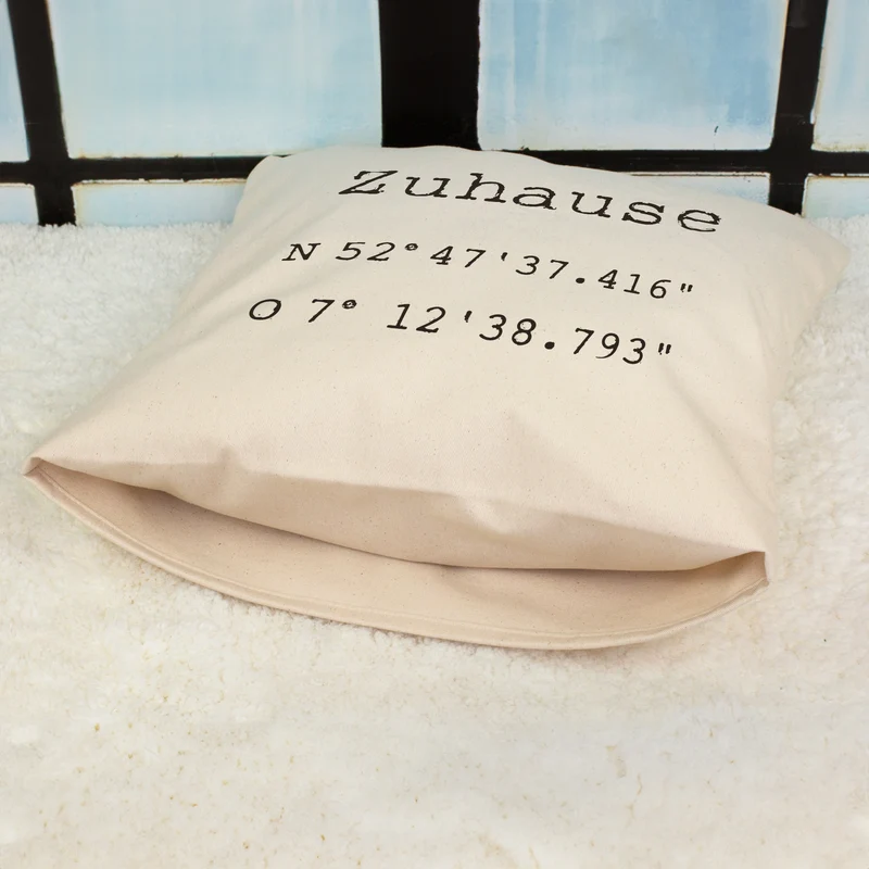 Kissen mit Koordinaten & Wunschtext personalisiert | Geschenk zum Hausbau & Einzug für Wohnung