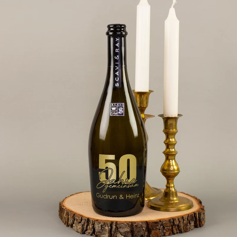 Scavi & Ray gravierte Prosecco Flasche zur Goldenen Hochzeit mit Namensgravur