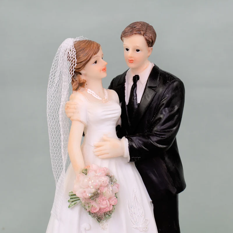Brautpaar in Umarmung | Hochzeit Figur 16 cm