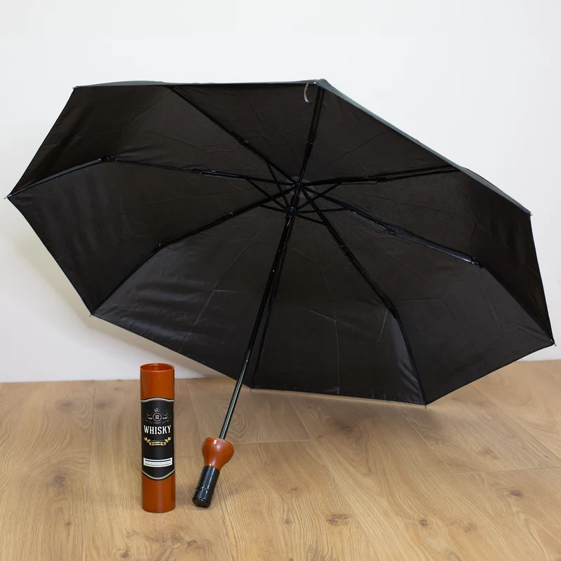 Taschen Regenschirm als Whiskyflasche