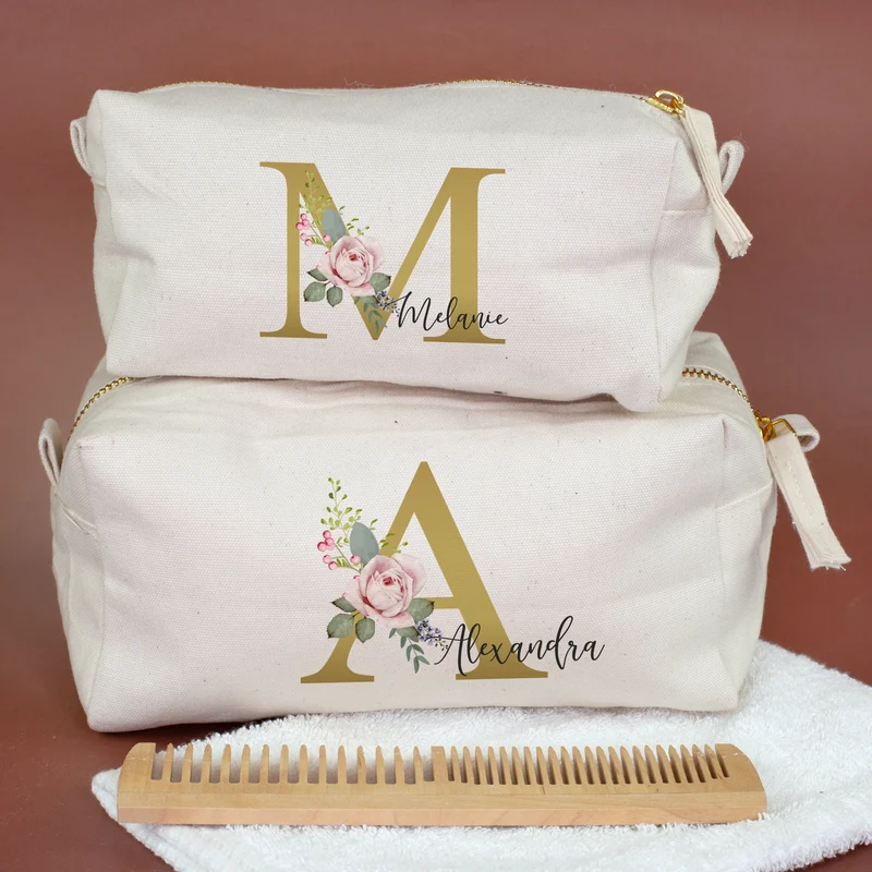 Beautycase & Schlampermäppchen mit Initiale und Name personalisiert | Kleine Tasche mit Blumen Motiv
