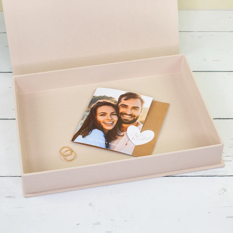 Erinnerungsbox zur Hochzeit personalisiert und handgefertigt | Fotobox in Buch Form mit Eukalyptus Motiv