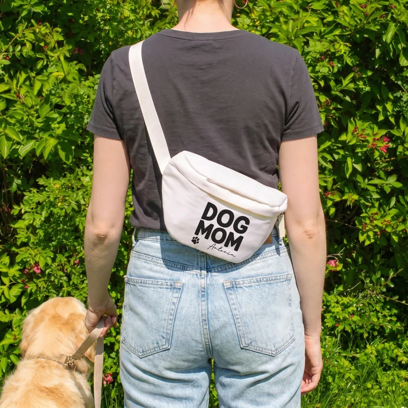 Bauchtasche personalisiert mit Name in Beige o. Rosa 'Dog Mom' | Gürteltasche für Hunde Mama & Frauen