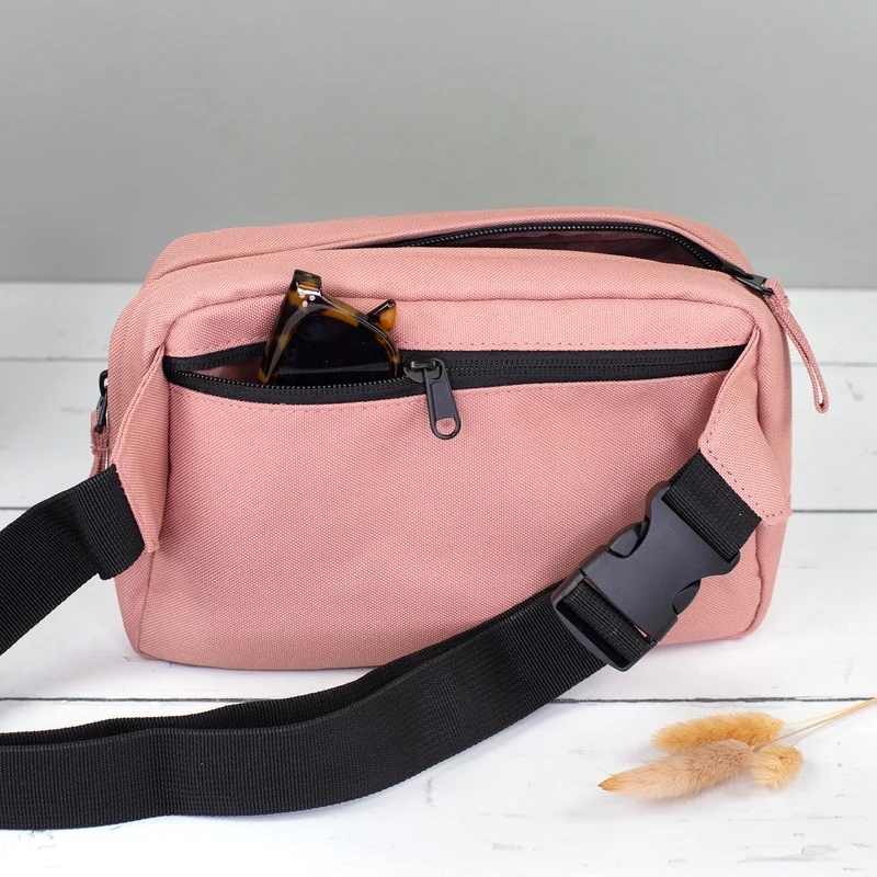 Bauchtasche 'Bin Weinkaufen' in Schwarz & Rosa | Umhängetasche als Geschenk für Frauen & Weinliebhaber